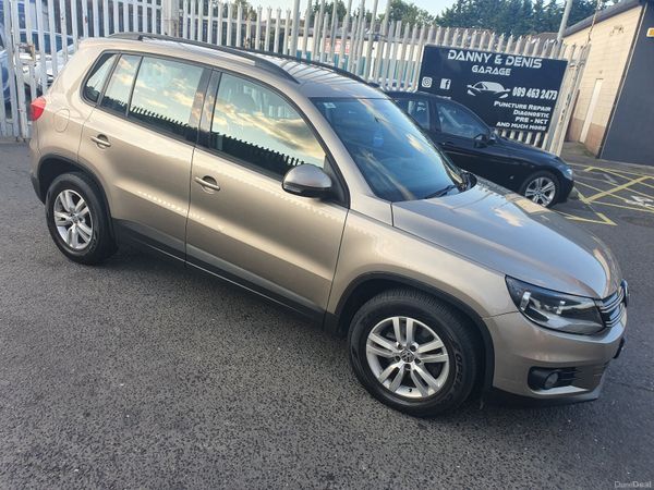 Volkswagen Tiguan SUV, Diesel, 2014, Gold