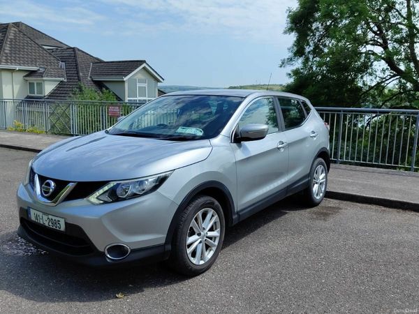 Nissan Qashqai Hatchback, Petrol, 2014, Silver