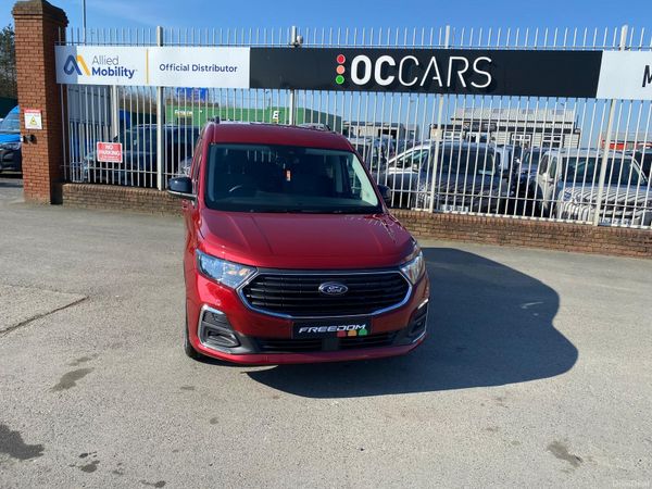 Ford Tourneo Connect MPV, Diesel, 2024, Red