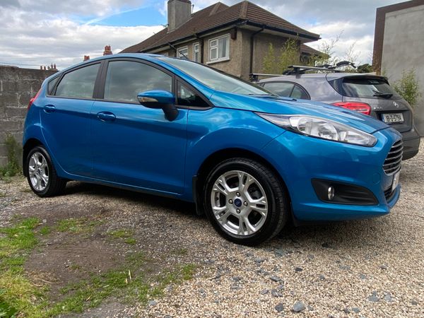 Ford Fiesta Hatchback, Petrol, 2014, Blue