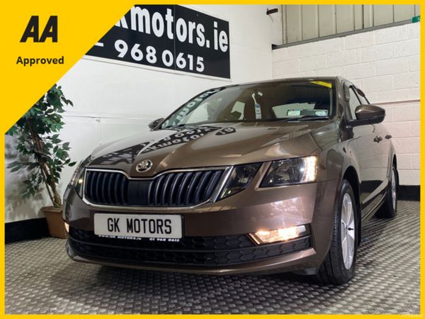 Skoda Octavia Saloon, Petrol, 2019, Brown
