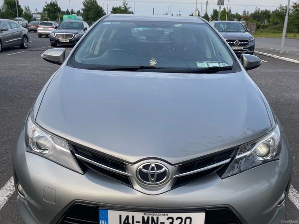 Toyota Auris Hatchback, Diesel, 2014, Grey