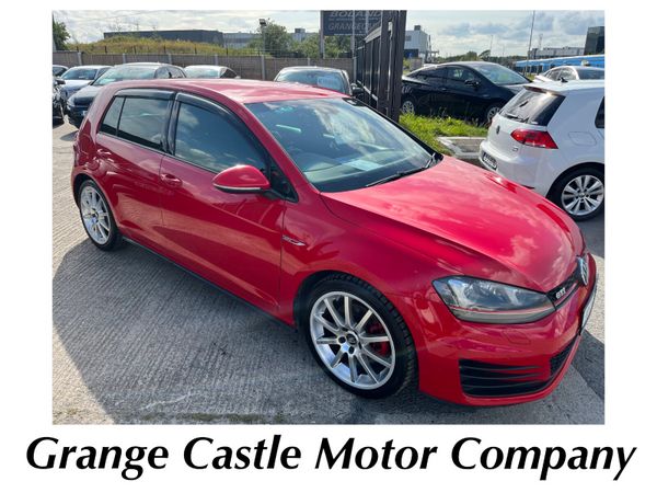 Volkswagen Golf Hatchback, Petrol, 2014, Red