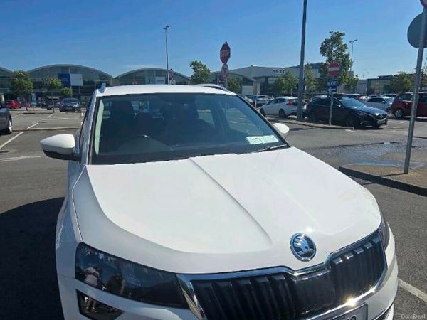 Skoda Karoq Estate/Jeep, Petrol, 2021, White