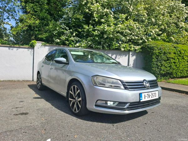 Volkswagen Passat Saloon, Diesel, 2011, Silver