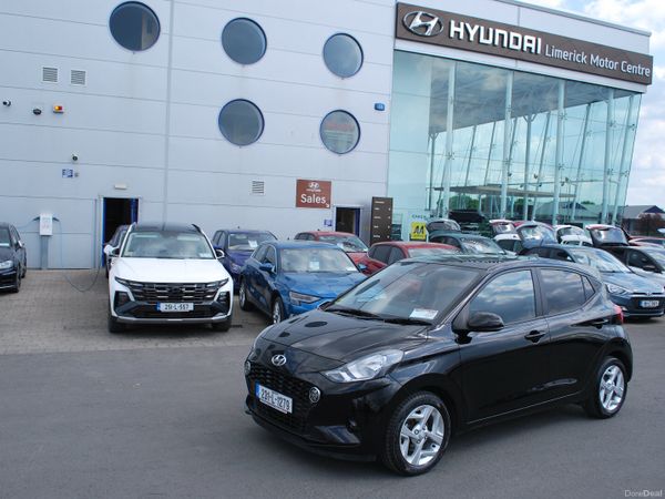 Hyundai i10 Hatchback, Petrol, 2023, Black