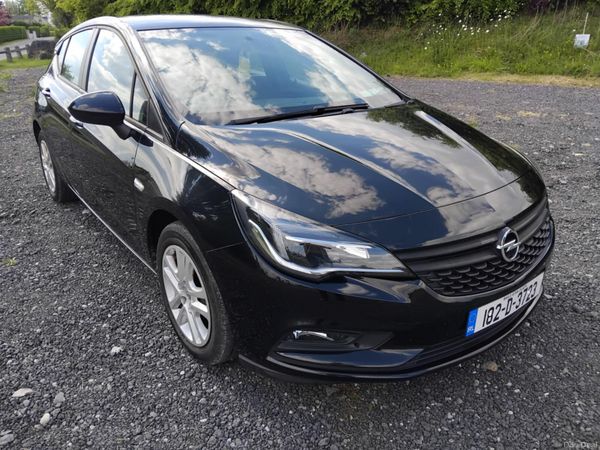 Opel Astra Hatchback, Petrol, 2018, Black