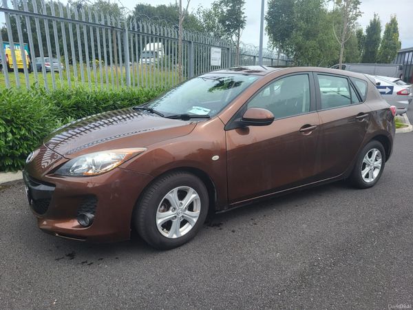 Mazda Mazda3 Hatchback, Diesel, 2013, Brown