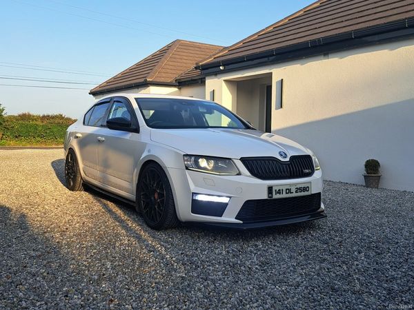 Skoda Octavia Saloon, Diesel, 2014, White