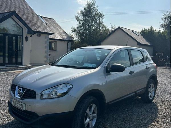 Nissan Qashqai Hatchback, Diesel, 2011, Silver