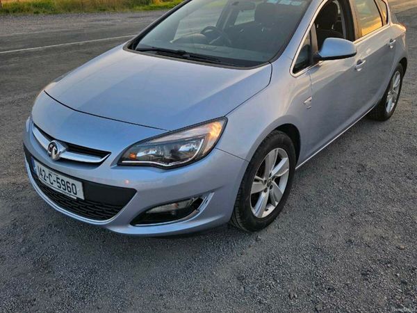 Vauxhall Astra Hatchback, Petrol, 2014, Silver
