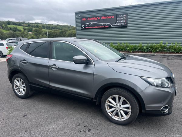 Nissan Qashqai SUV, Diesel, 2015, Grey