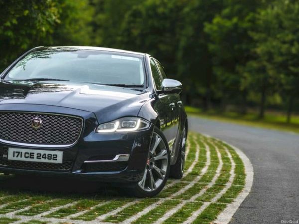 Jaguar XJ Saloon, Diesel, 2017, Blue
