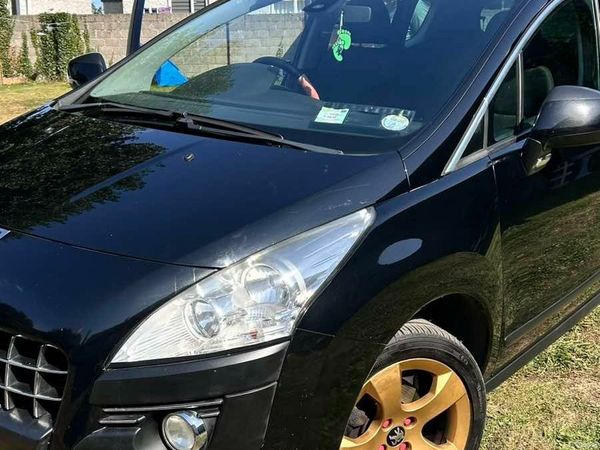 Peugeot 3008 MPV, Diesel, 2012, Black