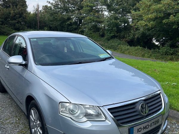 Volkswagen Passat Saloon, Diesel, 2010, Silver