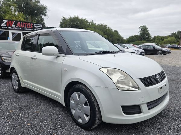 Suzuki Swift Hatchback, Petrol, 2010, White