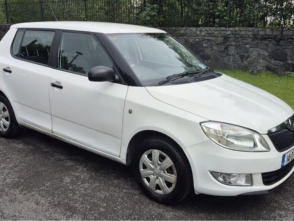 Skoda Fabia Hatchback, Petrol, 2014, White