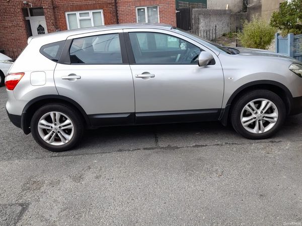 Nissan Qashqai Hatchback, Diesel, 2010, Silver
