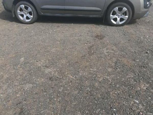 Peugeot 3008 Hatchback, Diesel, 2013, Grey