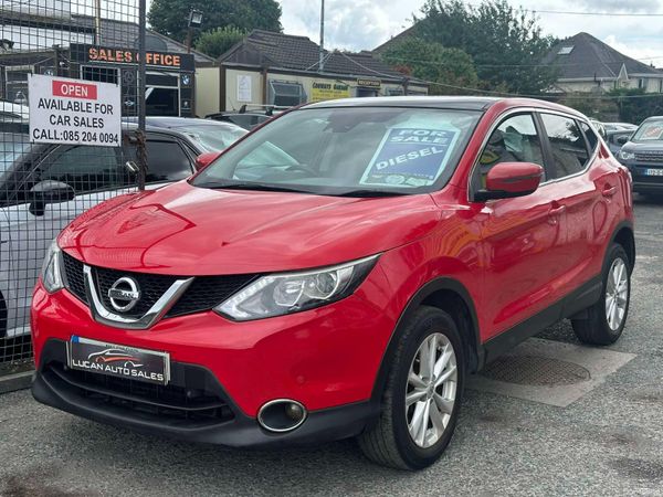 Nissan Qashqai Hatchback, Diesel, 2015, Red