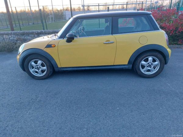 Mini Cooper Hatchback, Petrol, 2008, Yellow