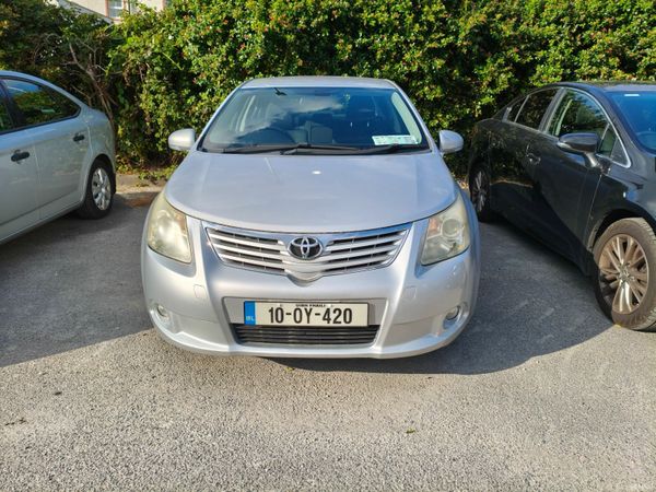 Toyota Avensis Saloon, Petrol, 2010, Silver