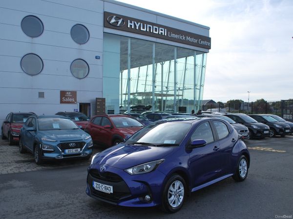 Toyota Yaris Hatchback, Petrol, 2023, Blue