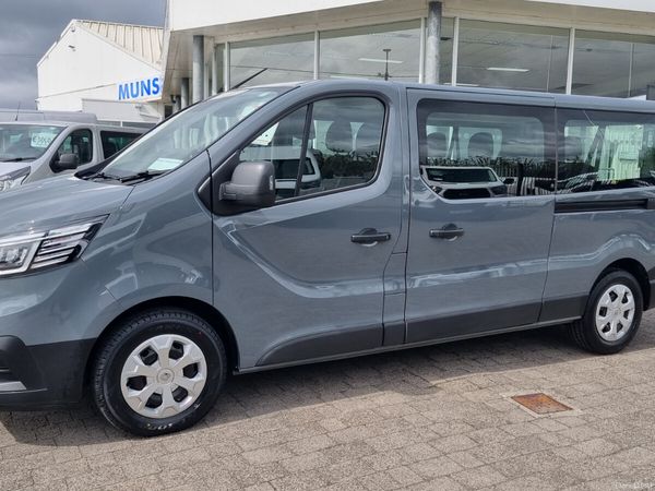 Renault Trafic Minibus, Diesel, 2023, Grey