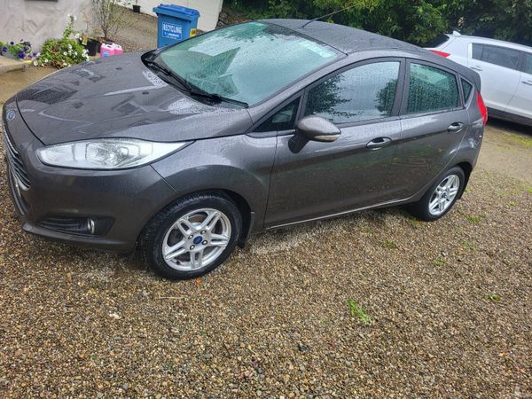 Ford Fiesta Hatchback, Diesel, 2017, Grey