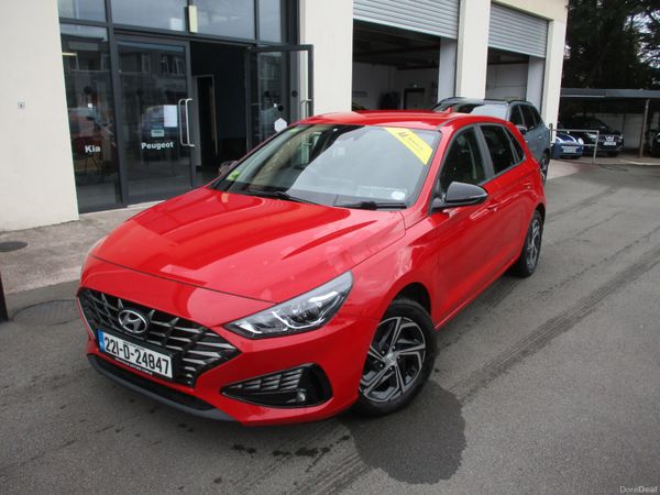 Hyundai i30 Hatchback, Diesel, 2022, Red