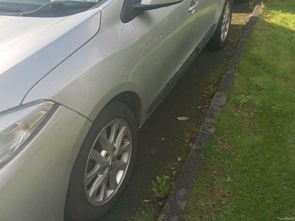 Renault Fluence Saloon, Diesel, 2014, Silver