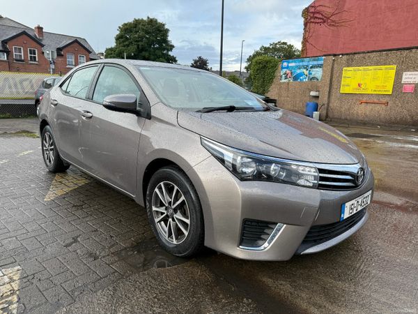 Toyota Corolla Saloon, Petrol, 2015, Grey