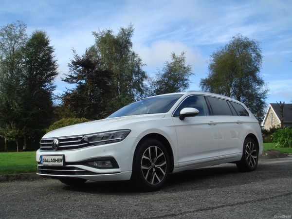 Volkswagen Passat Estate, Diesel, 2022, White