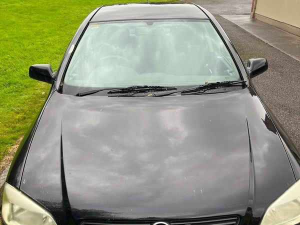 Opel Astra Saloon, Petrol, 2002, Black
