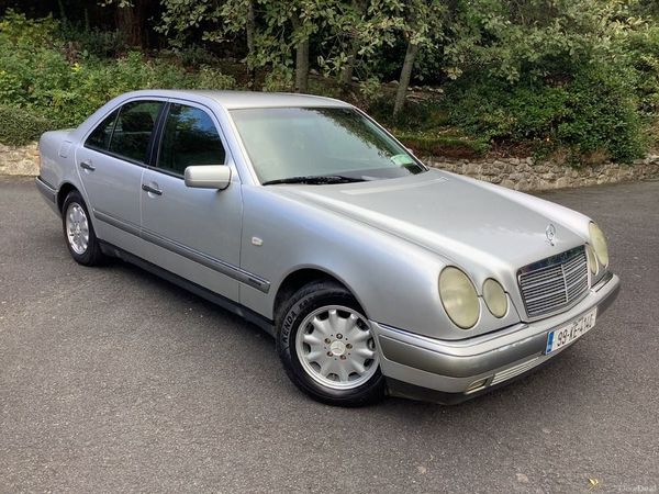 Mercedes-Benz E-Class Saloon, Petrol, 1999, Silver