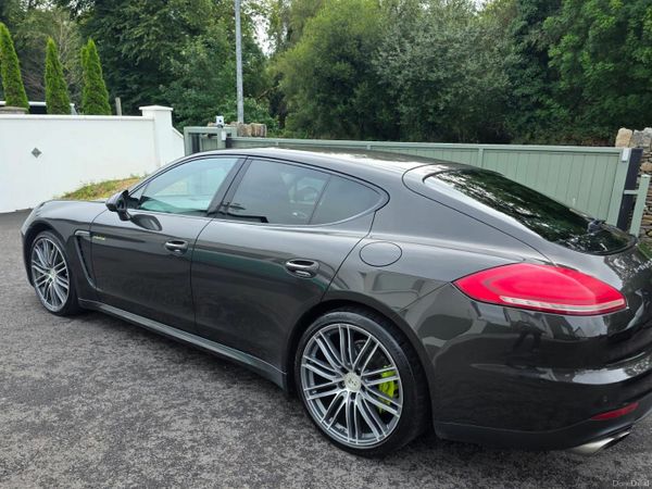 Porsche Panamera Hatchback, Petrol Plug-in Hybrid, 2015, Grey