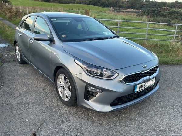 Kia Ceed Hatchback, Petrol, 2019, Grey
