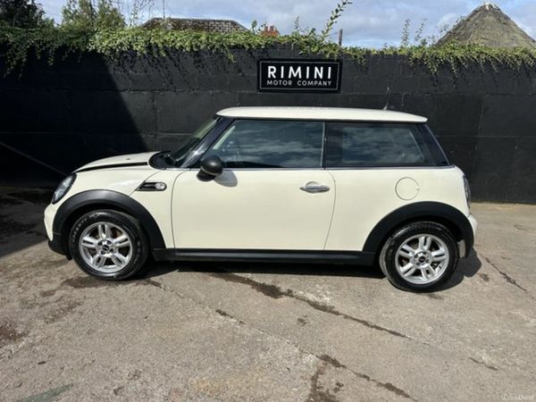 Mini Cooper Hatchback, Petrol, 2011, White