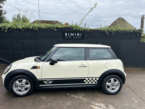 Mini Cooper Hatchback, Petrol, 2011, White