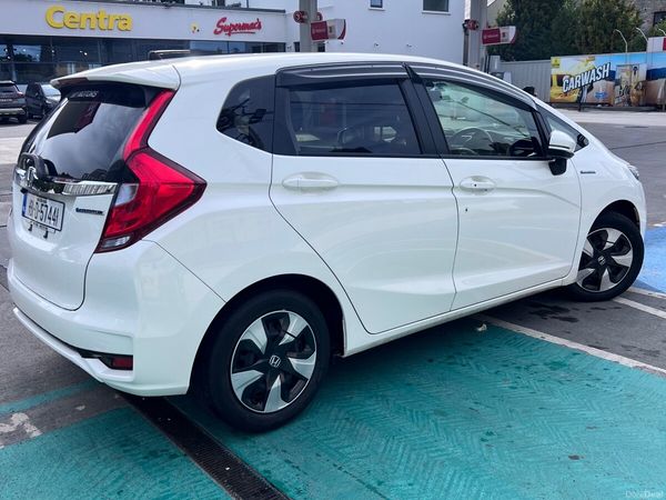 Honda Fit Hatchback, Petrol Hybrid, 2018, White