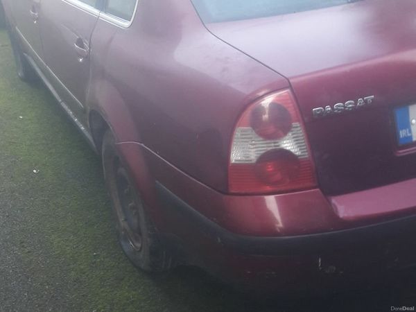 Volkswagen Passat Saloon, Diesel, 2003, Red