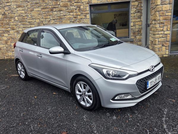 Hyundai i20 Hatchback, Diesel, 2015, Silver