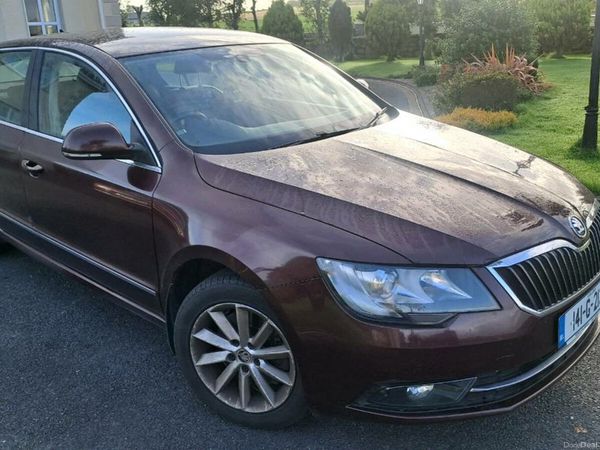 Skoda Superb Saloon, Diesel, 2014, Red