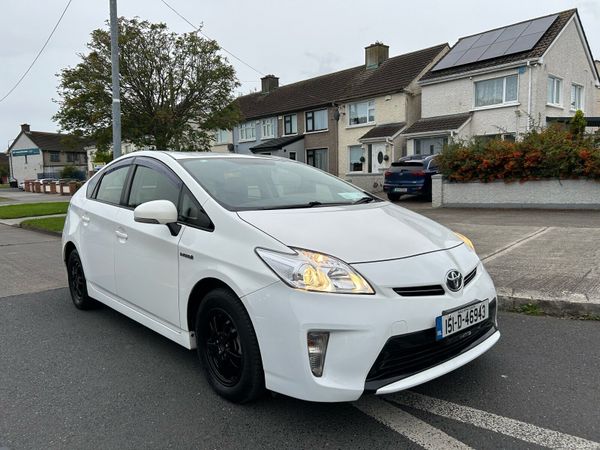 Toyota Prius Hatchback, Petrol Hybrid, 2015, White