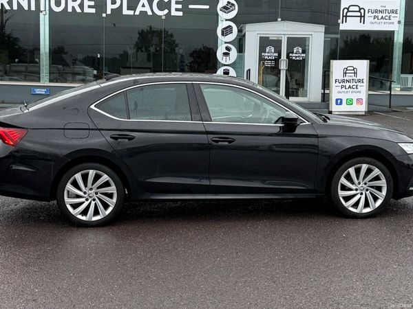 Skoda Octavia Saloon, Diesel, 2022, Black