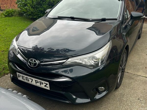 Toyota Avensis Saloon, Diesel, 2017, Grey