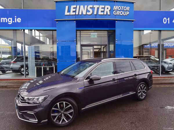 Volkswagen Passat Estate, Petrol Plug-in Hybrid, 2022, Grey