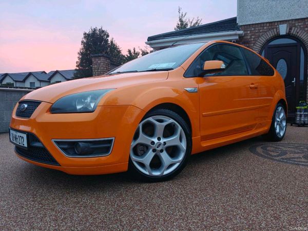 Ford Focus Hatchback, Petrol, 2008, Bronze