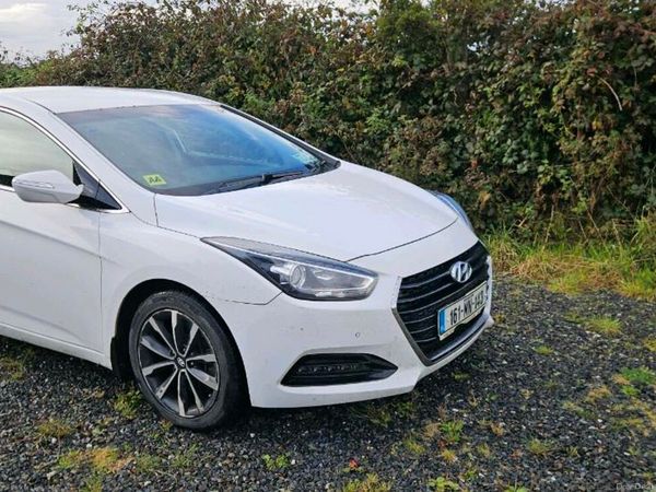 Hyundai i40 Saloon, Diesel, 2016, White