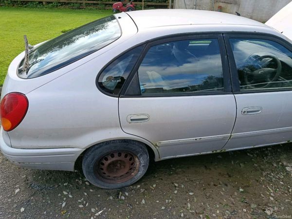 Toyota Corolla Hatchback, Petrol, 2000, Silver